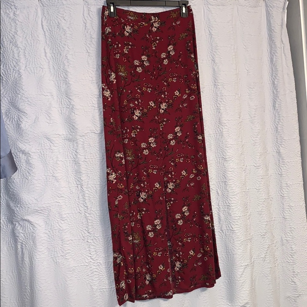 Maxi skirt with slit